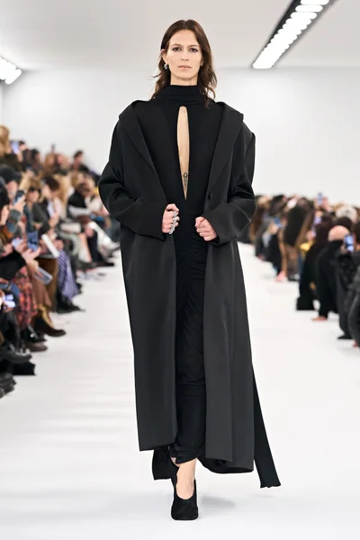 Look 15